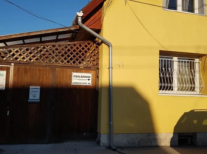 Csaladi Haz Rum i privatbostad