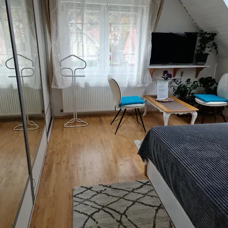 Csaladi Haz Gazde/Camere de închiriat *